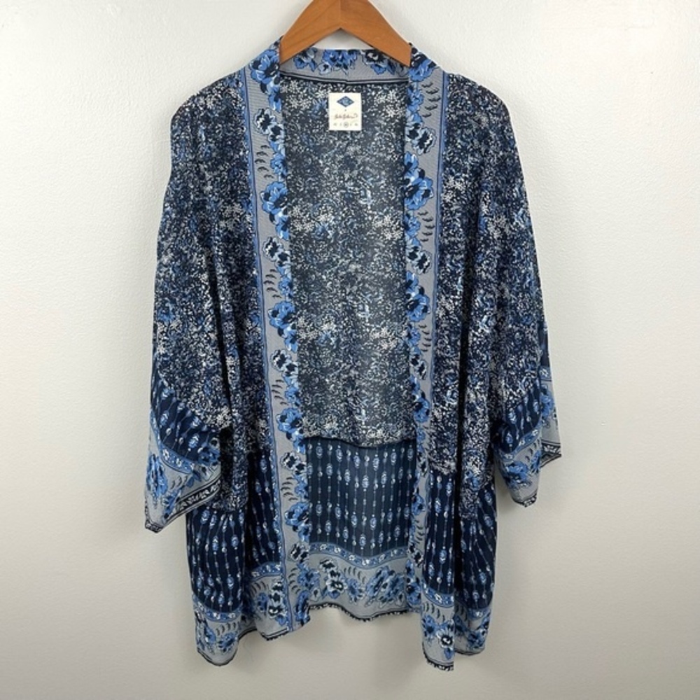 Sadie Robertson Navy Blue Floral Boho Kimono Size Medium Summer Vacation